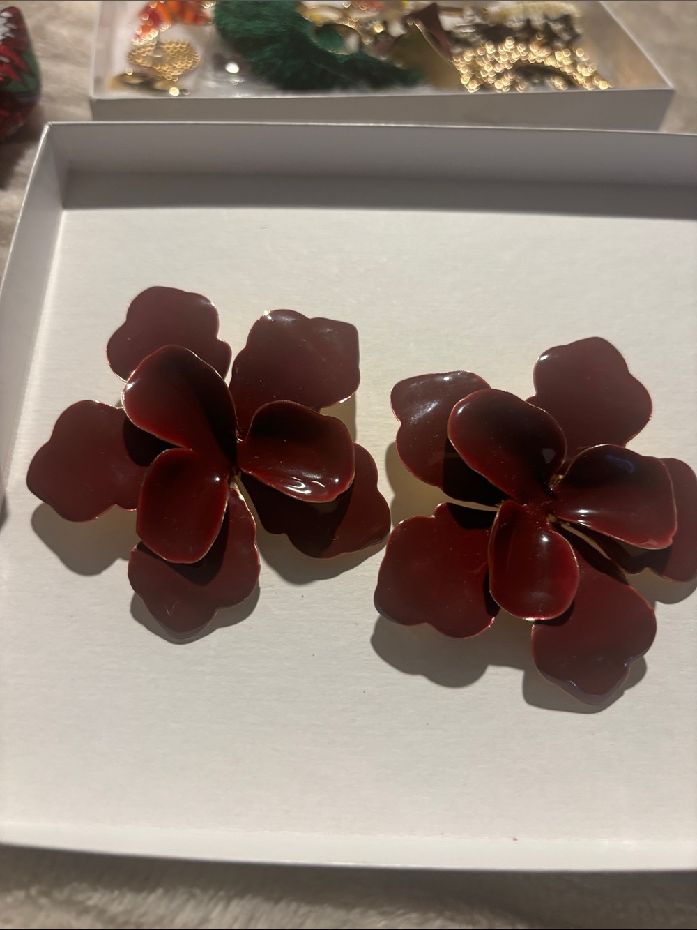 Fashionable Floral burgundy Earrings